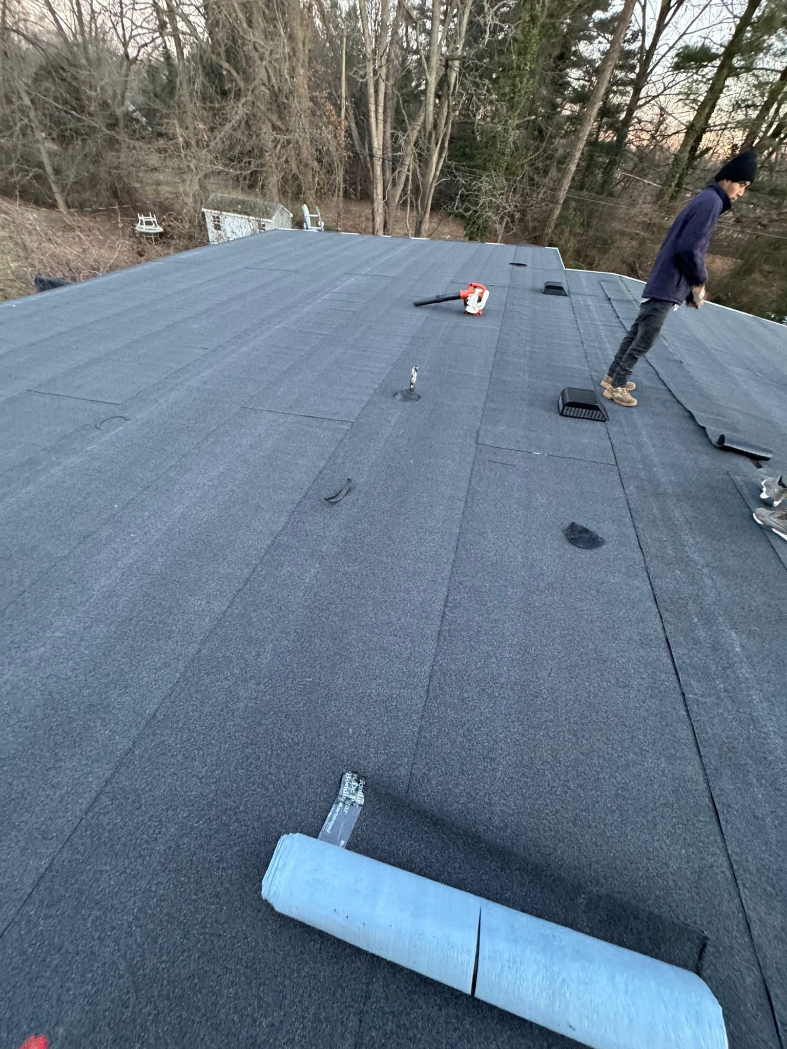 Flat roof installation